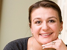 Постройневшая актриса Анастасия Мельникова впервые за долгое время вышла в свет