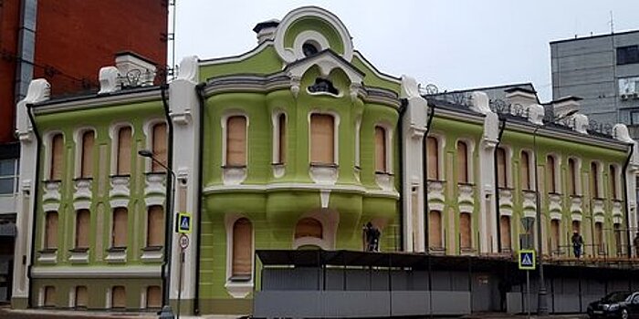 Реставраторы восстановили главный фасад Бабаевской шоколадной фабрики