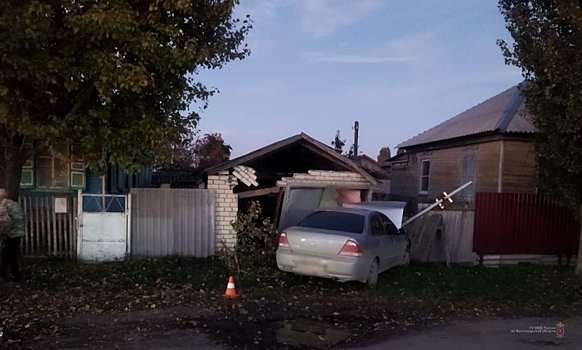 В Волгоградской области в ходе ДТП пострадал 16-летний подросток