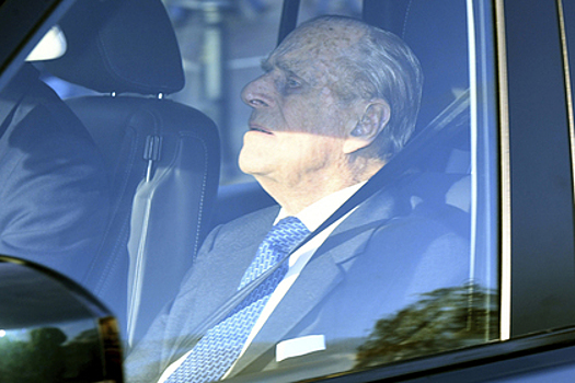 97-летний муж Елизаветы II отказался водить машину