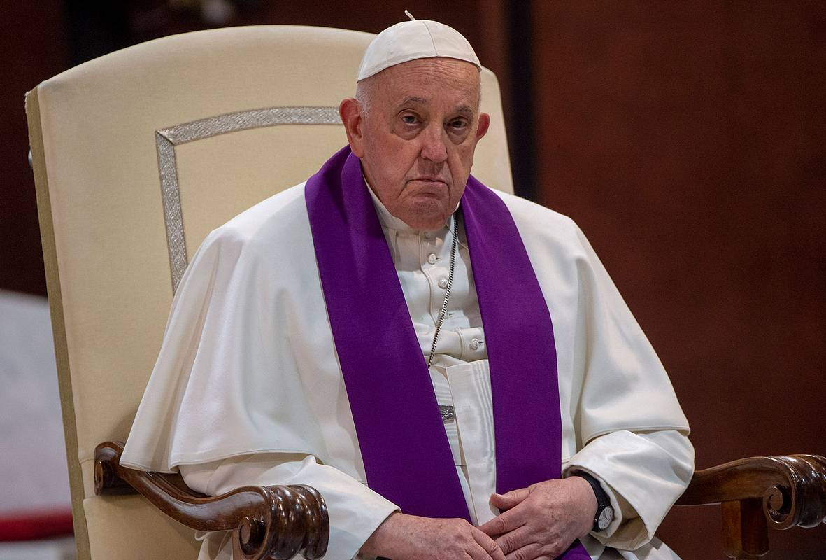 Ватикан разъяснил слова папы Римского о белом флаге для Киева