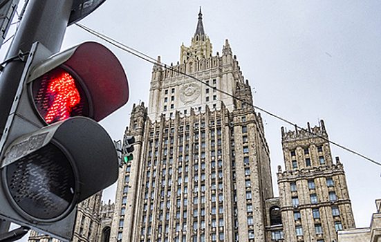 МИД отказался зеркально отвечать на запрет ЕС выдавать россиянам шенгенские мультивизы