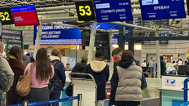 В аэропорту Сочи задерживаются 120 авиарейсов