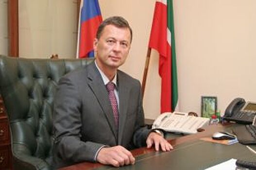 Главный налоговик Татарстана в 2017 году заработал 3,8 млн рублей