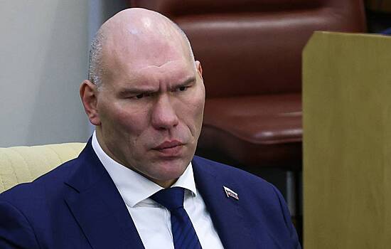 Валуев ответил выступившему против российских спортсменов Владимиру Кличко