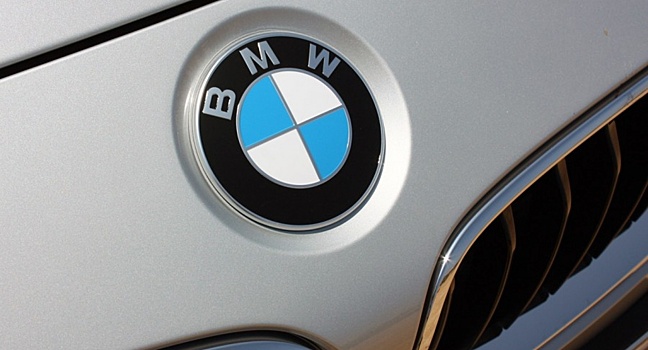 Супер кроссовер XM: Будущие BMW будут выглядеть ещё необычней и страшней