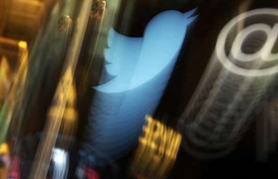 Twitter позволит вклеивать стикеры на фото