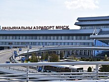 Туристы из России пытаются найти общий язык с минскими пограничниками
