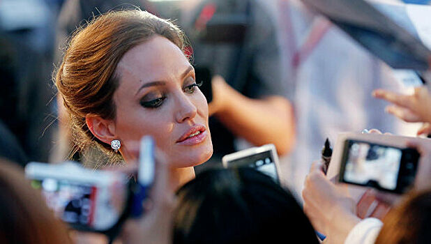 Анджелина Джоли рассказала о желании уехать из США