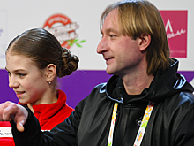 Трусова сходила с Гном Гномычем в Большой театр