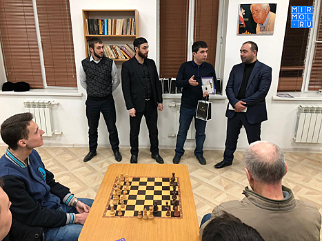 Команда дагестанских шахматистов стала второй на всероссийском турнире «Память 75»