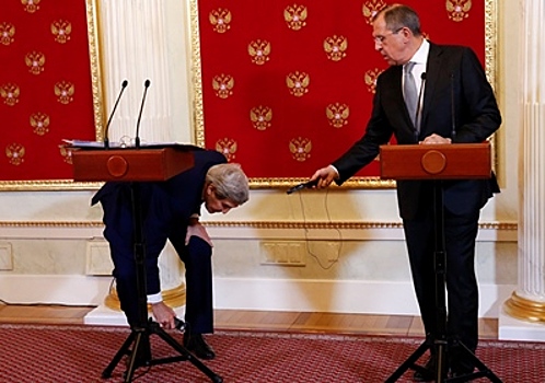 Госсекретарь США Джон Керри (слева) и глава МИД России Сергей Лавров