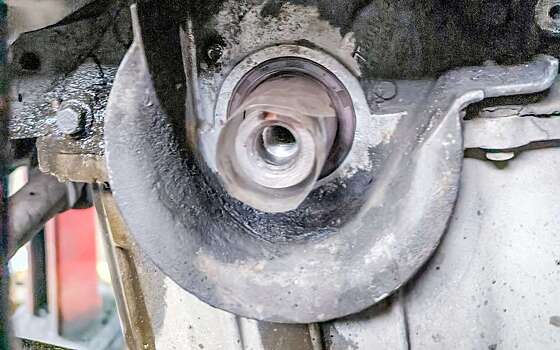Как облегчить замену сальников в двигателе с помощью подручных средств