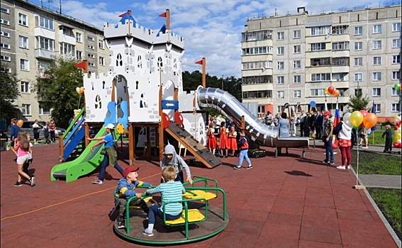 Игровой комплекс для детей построили по нацпроекту в Кудряшах
