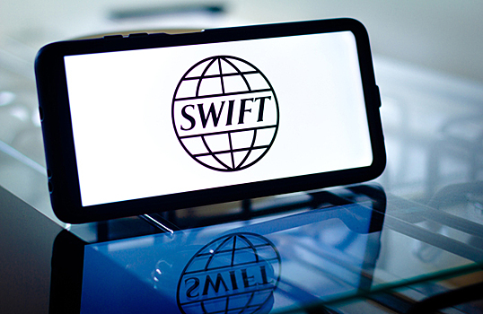 Крупные банки серьезно ограничивают SWIFT-переводы. У кого они вообще остались?