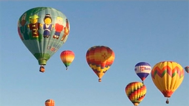 В США стартовал самый зрелищный в мире фестиваль воздушных шаров: видео