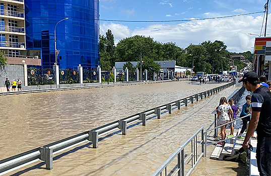 Четыре человека пропали без вести в Туапсинском районе из-за наводнения