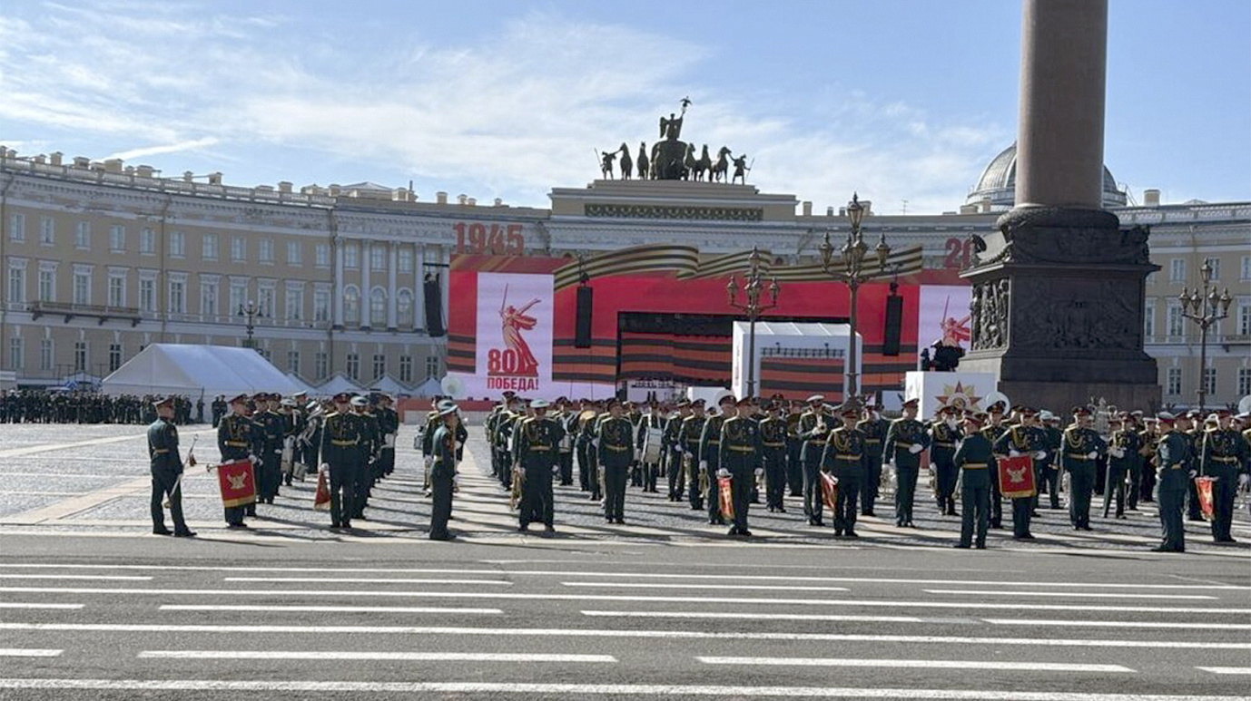 Парад Победы прошел в Санкт-Петербурге
