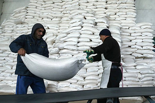 Малообеспеченным семьям Карачаево-Черкесии направили 70 тонн сахара
