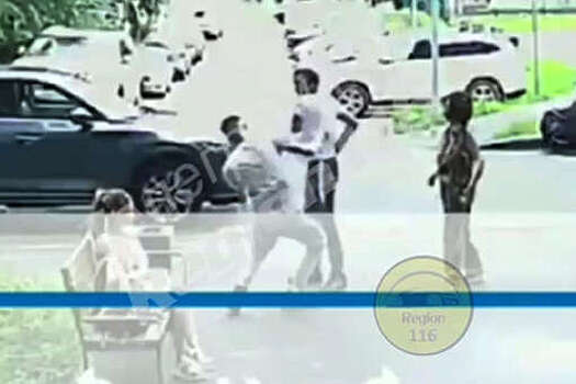 В Набережных Челнах пьяный мужчина избил юношу ногами по голове
