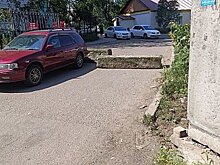 Бетонными блоками заблокировали проезд к ЖК "Петроглиф" в Хабаровске