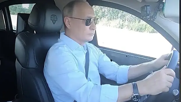 В ФСО рассказали, на каких машинах ездит Путин