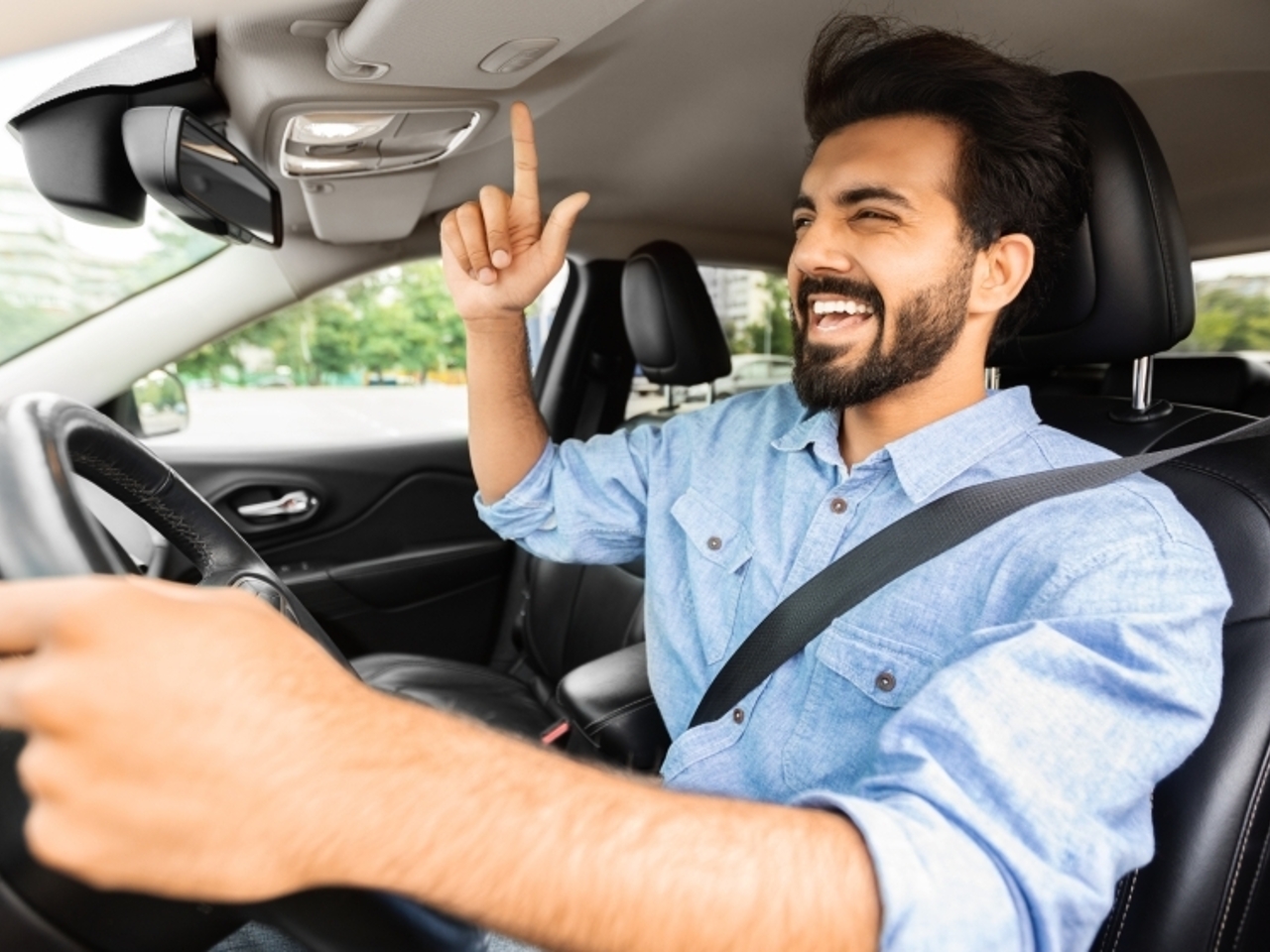 Психологи поняли, почему взрослых так трогает любимая в юности музыка -  Рамблер/женский