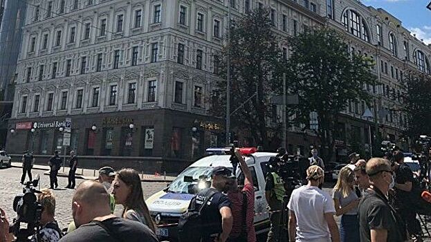 Спецназ задержал захватчика банка в Киеве