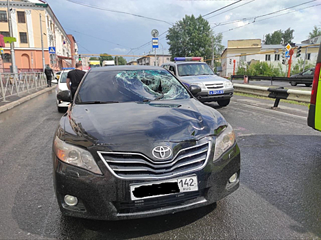 Перебегавший проспект Шахтеров кемеровчанин попал под автомобиль