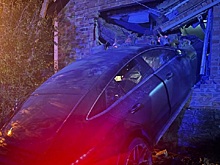 В селе под Таганрогом иномарка врезалась в частный дом