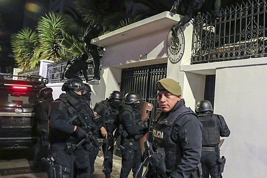 Мадуро заявил, что захват посольства Мексики в Эквадоре был произведен с согласия США