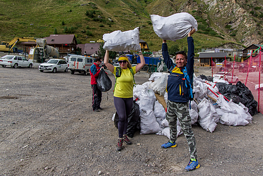 Экологический фестиваль "Чистая гора" на курорте "Эльбрус" объединил больше 350 волонтеров