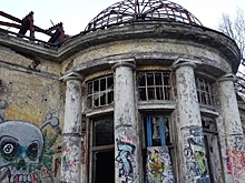 Власти Петербурга хотят через суд продать заброшенный ресторан, чтобы вернуть долг