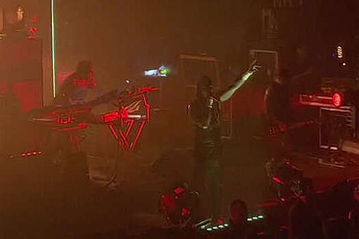 Группа The Prodigy изменила текст хита "Smack My Bitch Up" спустя 26 лет