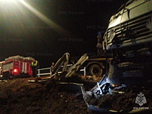 Бункеровоз потерял бункер после встречи с отбойником