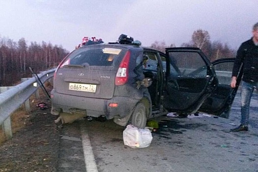 В лобовом ДТП на тюменской трассе погибли два человека