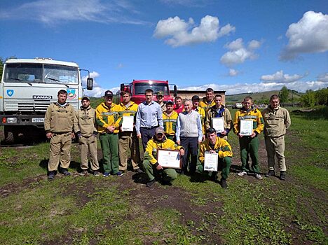 В Красноярском крае сотрудникам лесопожарного центра вручили награды