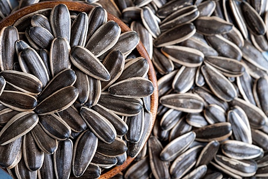 Продавец избил школьника за кражу семечек в Красноярском крае