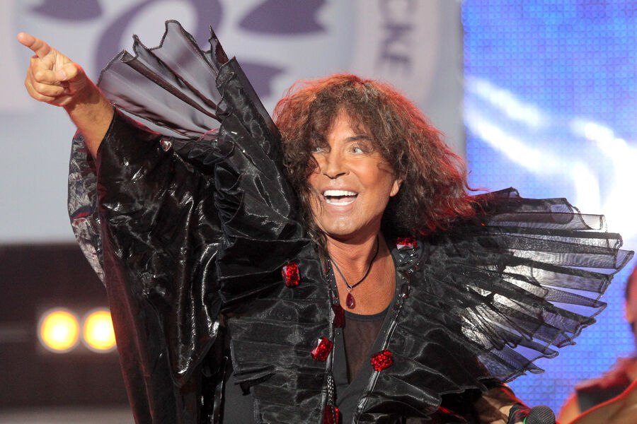 «Я обязательно вернусь!»: Леонтьев выступил в Париже, несмотря на завершение карьеры в РФ