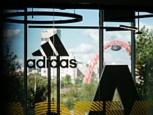 Компания Adidas начала отказываться от своих торговых точек в РФ