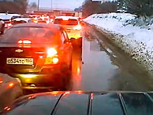 Водитель Kia устроил ДТП на ровном месте