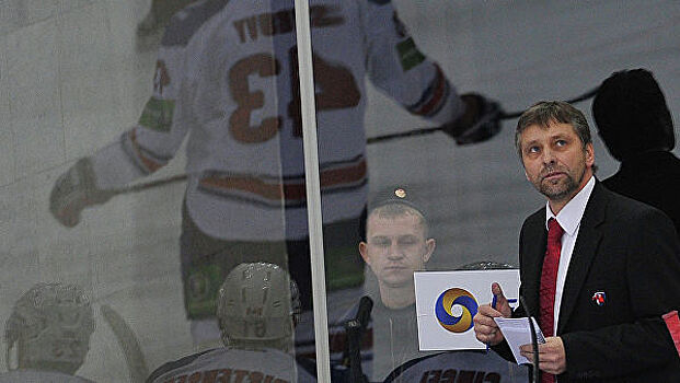 Тренер: хоккеисты "Магнитки" проявили характер в конце игры с "Ак Барсом"