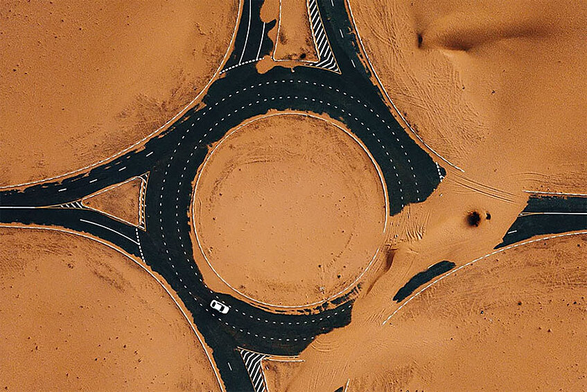 Дорога в пустыне, Дубай.