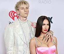 На парня Меган Фокс Machine Gun Kelly подали в суд из-за нападения на пожилого мужчину