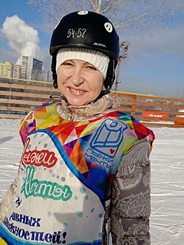 Жители Некрасовки продолжают обучаться кататься на горных лыжах