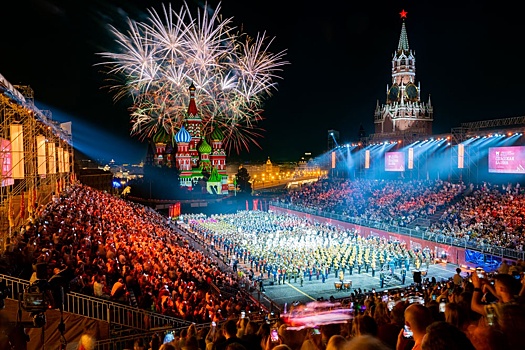 Путин разрешил проведение Фестиваля "Спасская башня" в 2024 году на Красной площади