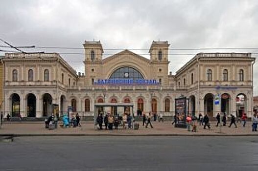 Забытый пакет едва не помешал работе центрального автовокзала в Петербурге