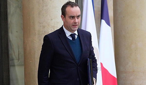 Новый премьер Франции начал мандат с рекордно низким рейтингом