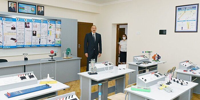 Президент Ильхам Алиев посетил новый школьный корпус в Баку