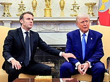 Трамп усадил Макрона у края своего стола на встрече лидеров G7